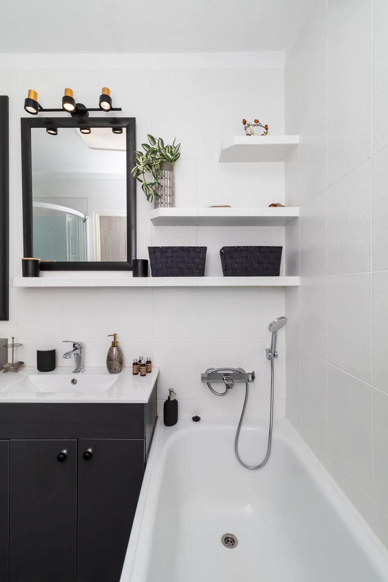 Wonderful 2- Bedroom Apartment With Soul Wwa70 Varşova Dış mekan fotoğraf
